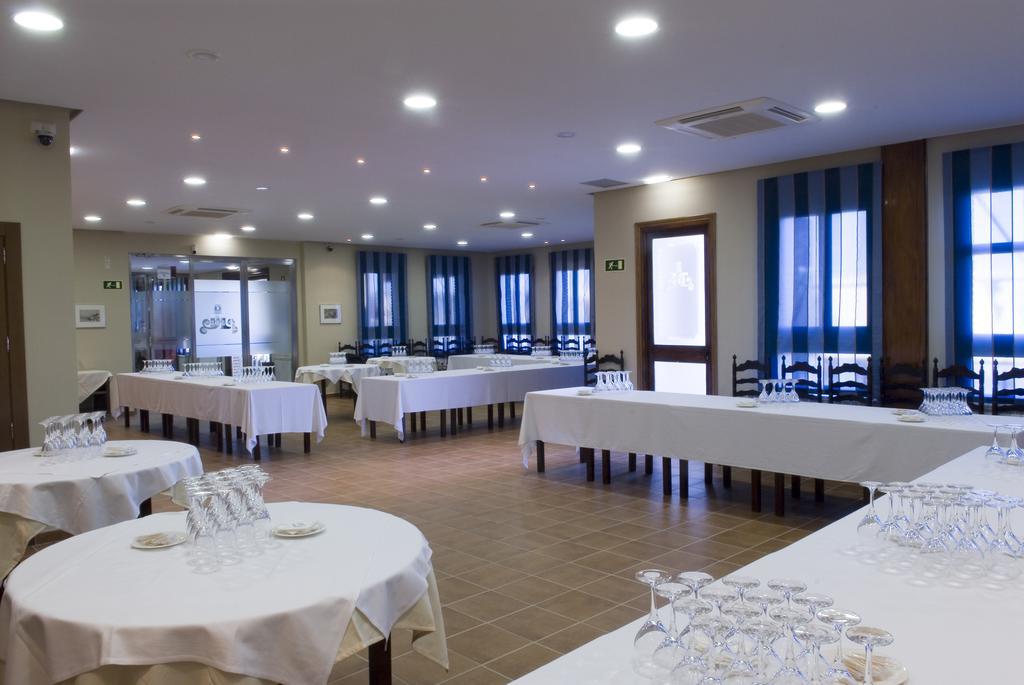 Hotel Кариньена Экстерьер фото